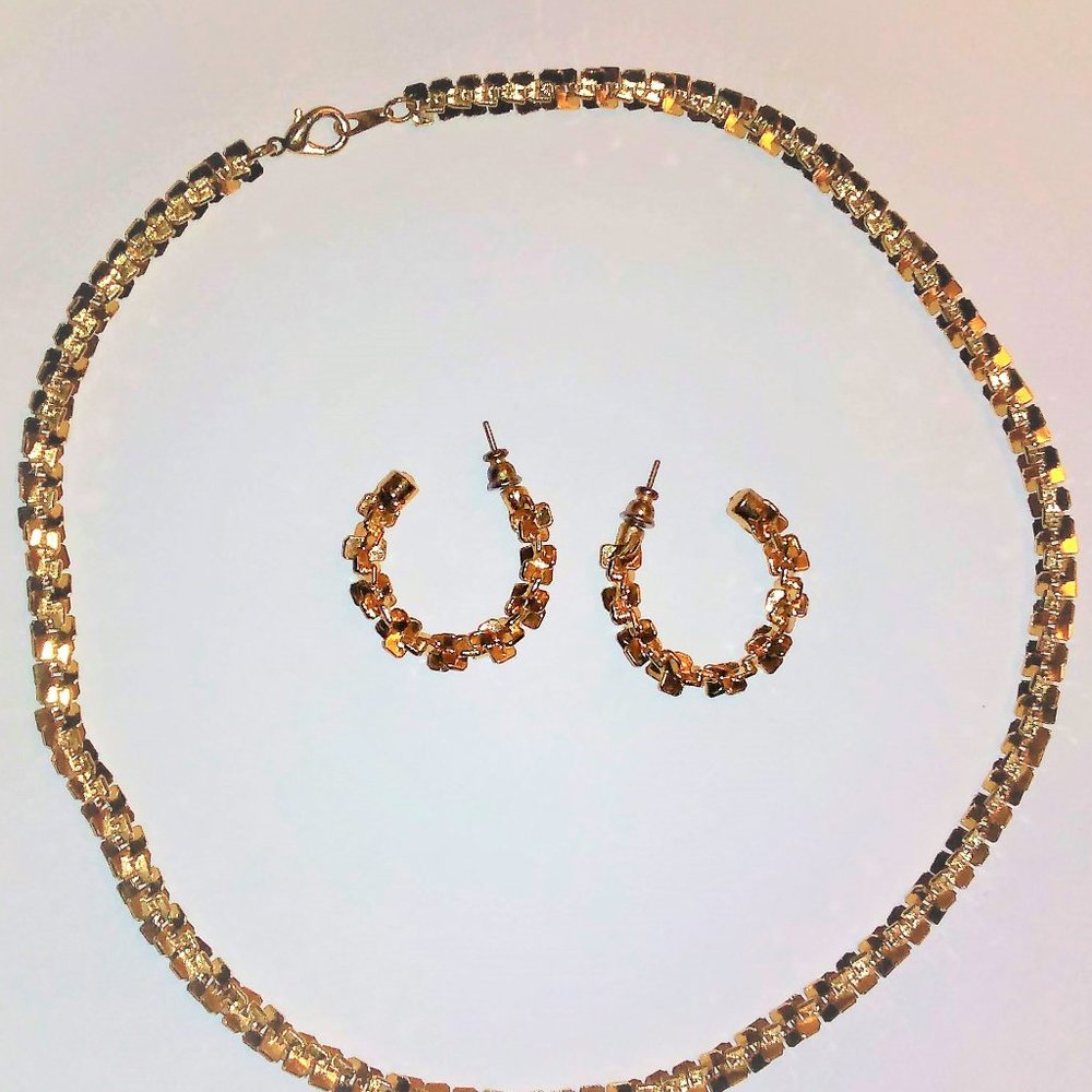 Korea vintage necklace and earrings gold tone